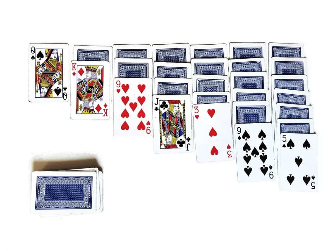Ile kart do pasjansa? Zaskakująca odpowiedź dla każdego gracza!